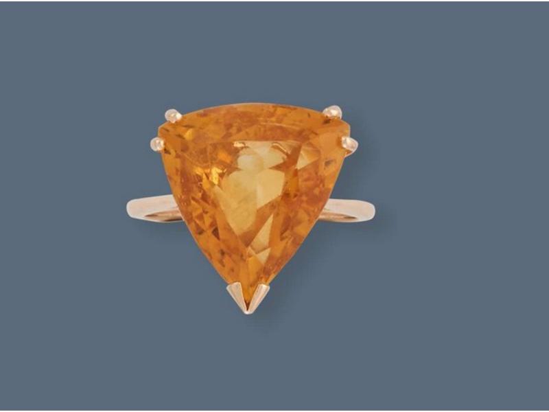 BAGUE en or jaune (750) sertie d'une citrine...