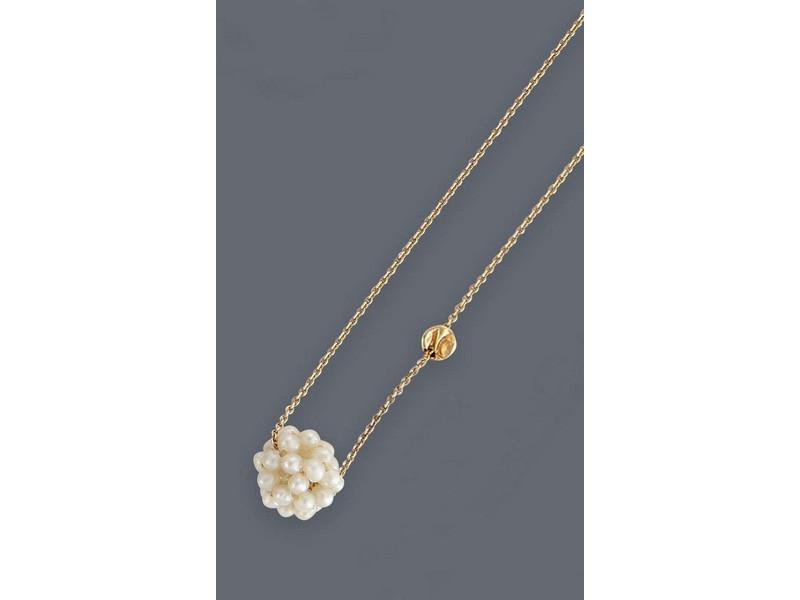 COLLIER formée d'une chaîne en or jaune (750),...
