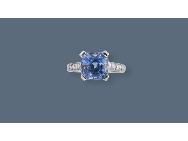 BAGUE en or gris (750) et platine sertie...