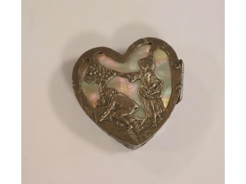 PETITE BOITE en argent (800 mm) et nacre...