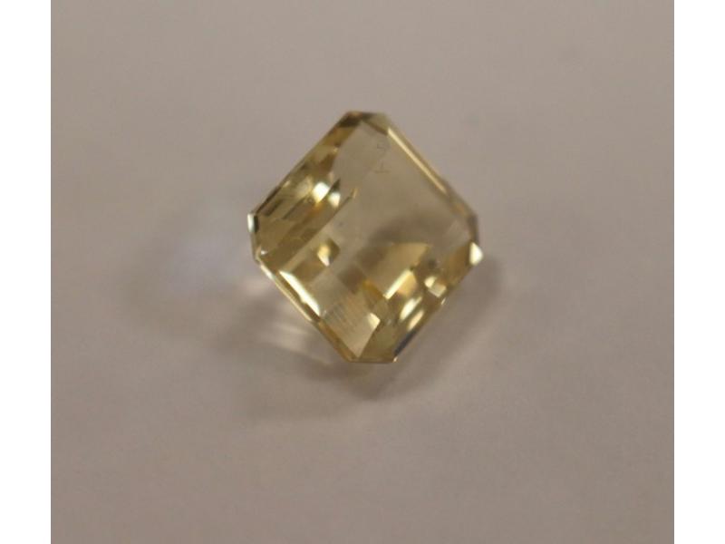 CITRINE taille émeraude. Poids : 7,25 ct...