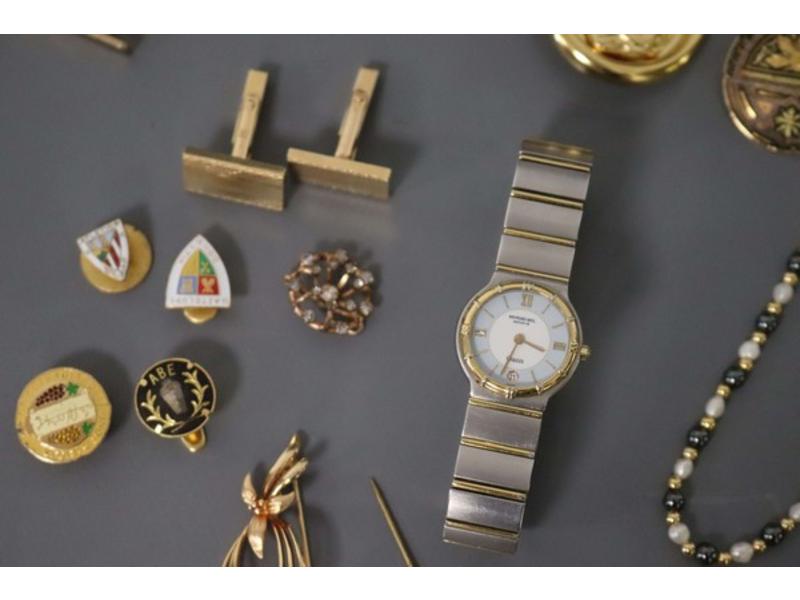 LOT DE BIJOUX FANTAISIES comprenant :