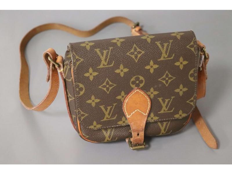 Louis VUITTON