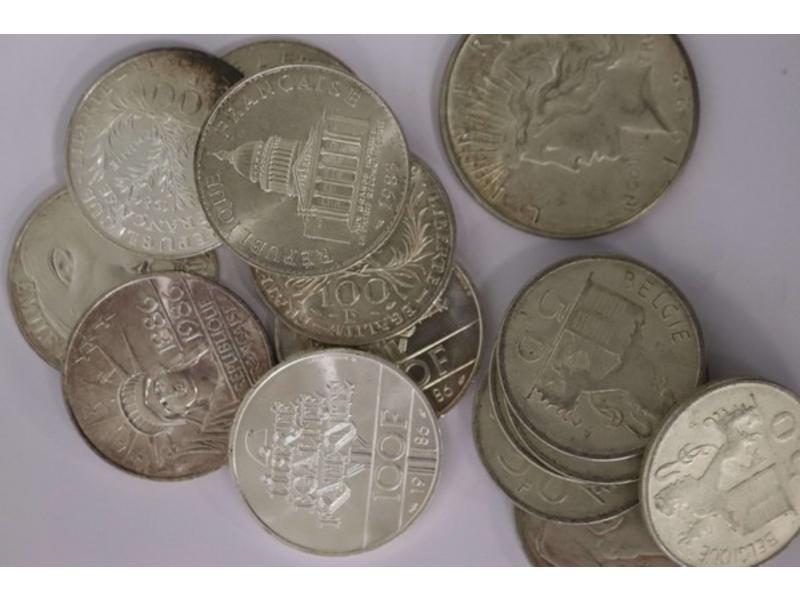 LOT DE PIECES en argent comprenant :