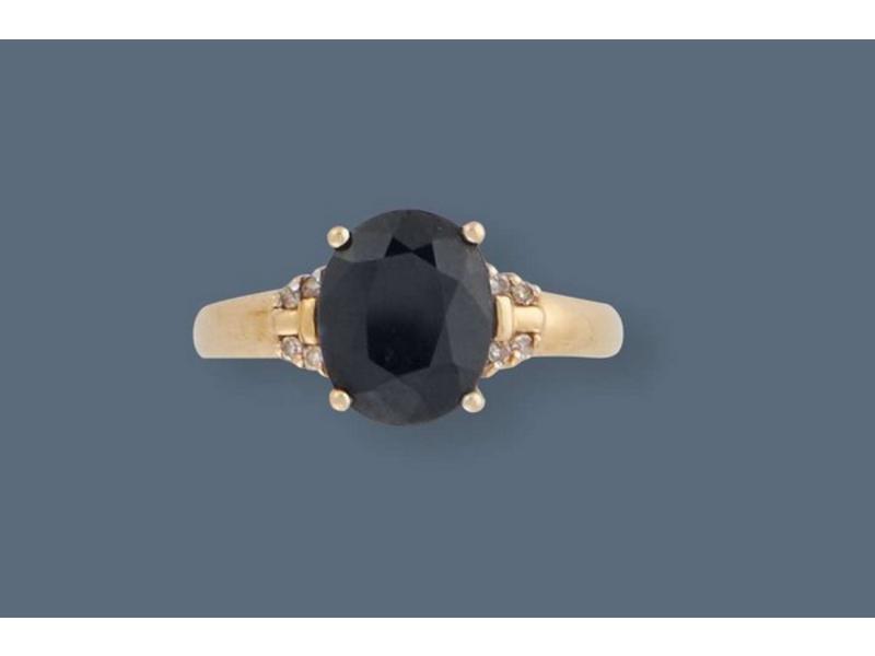 BAGUE en or jaune (750 mm) sertie d'un saphir...