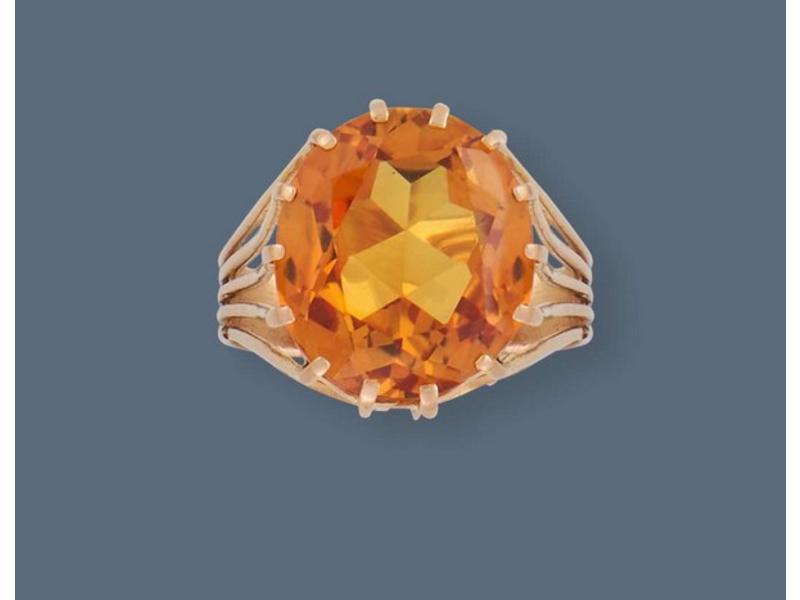 BAGUE en or jaune (750) sertie d'une saphir...