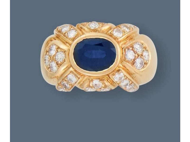 BAGUE en or jaune (750) ornée d'un saphir...