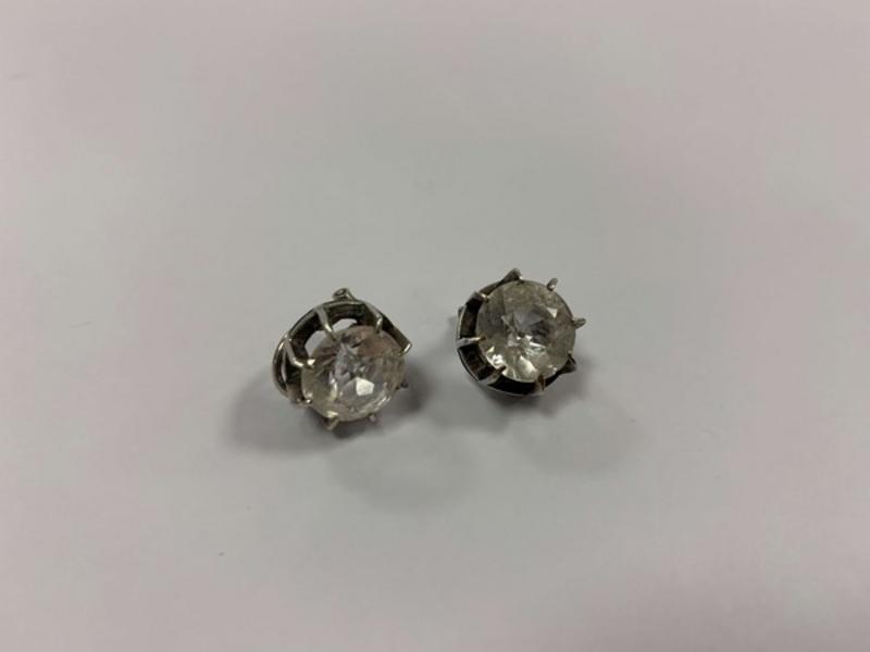 PAIRE DE CLIPS D'OREILLES en argent, montés...