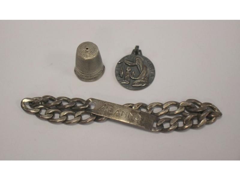 *GOURMETTE en argent "Jeannot" et MEDAILLE...