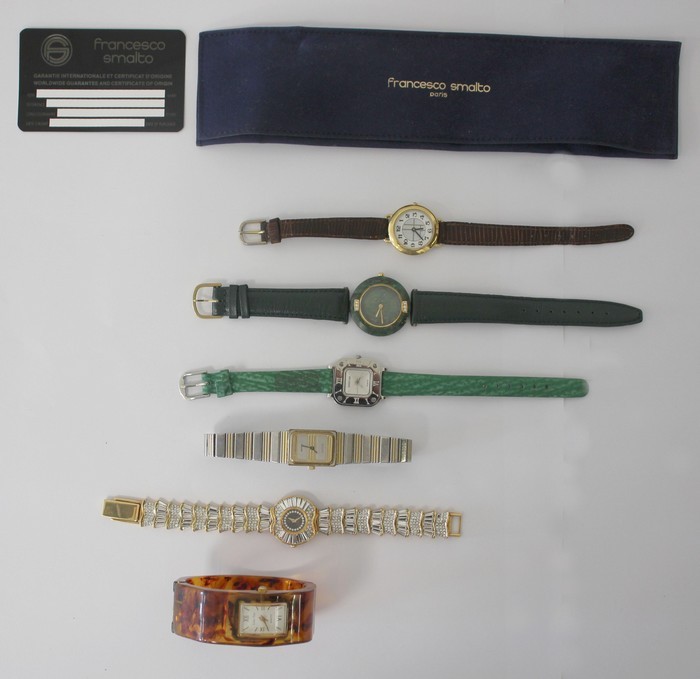 CINQ MONTRES à quartz