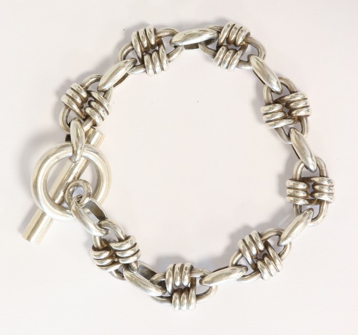 BRACELET en argent (925) à maillons et fermoir...