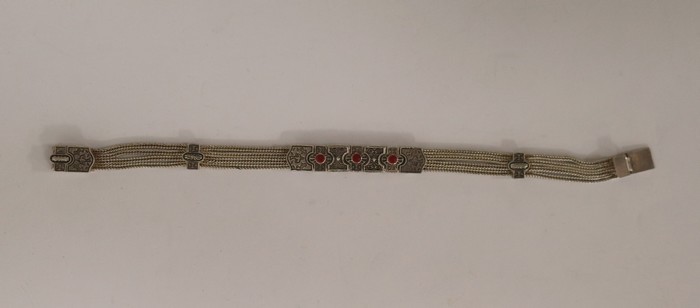 BRACELET en argent (925) et émail rouge,...