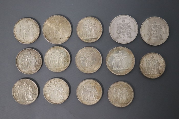 LOT DE PIECES en argent comprenant :