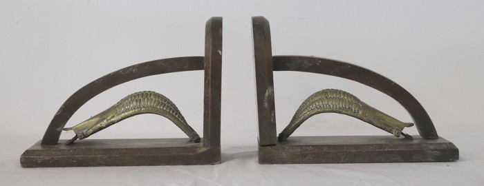 PAIRE DE SERRE-LIVRES en bois et bronze à...