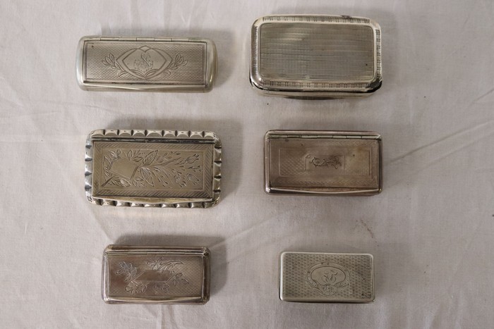 SIX BOÎTES TABATIERES rectangulaires en argent,...