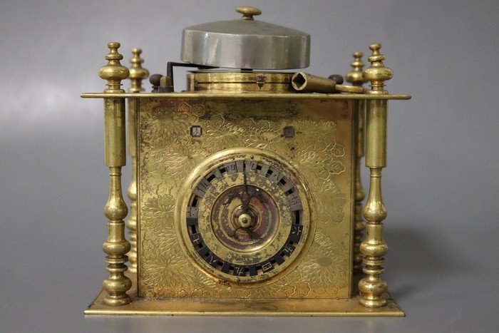 HORLOGE à poser, type Makura-dokei