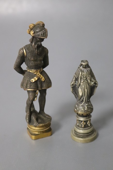 DEUX CACHETS en bronze ciselé, l'un à décor...