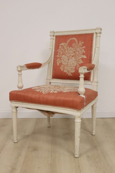 FAUTEUIL à dossier plat carré et montants...