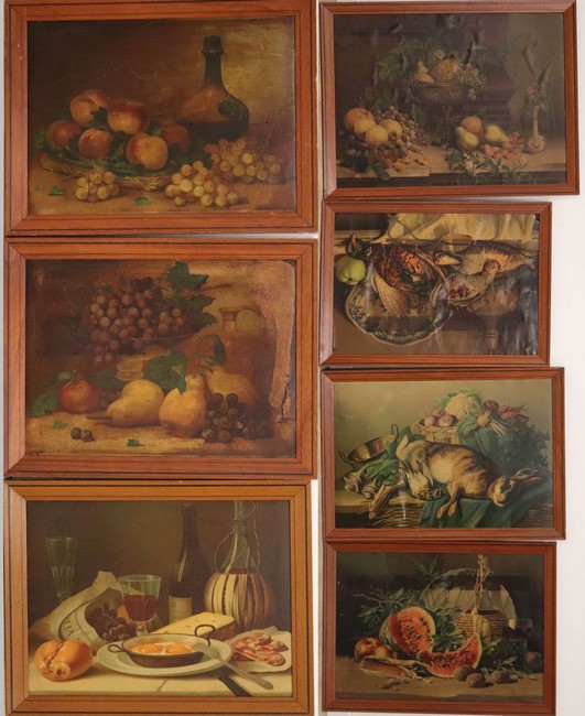SEPT CHROMOLITHOGRAPHIES dont une paire de...