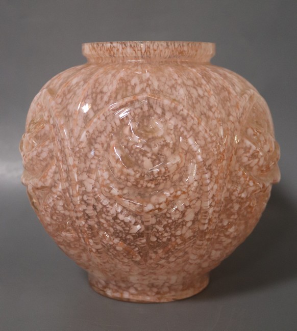 VASE boule en verre soufflé teinté rose à...