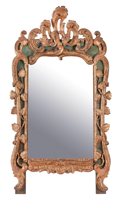 GRAND MIROIR dans un cadre en bois sculpté...