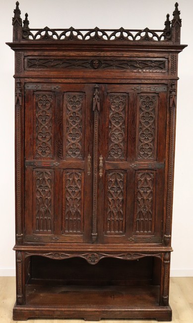 ARMOIRE EN DRESSOIR de forme rectangulaire...