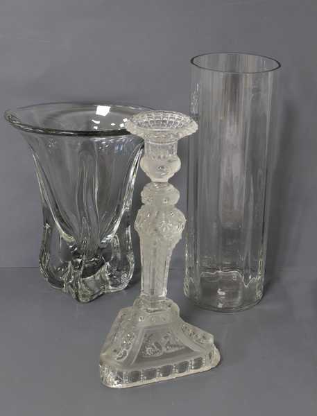 VASE de forme navette en cristal à base à...