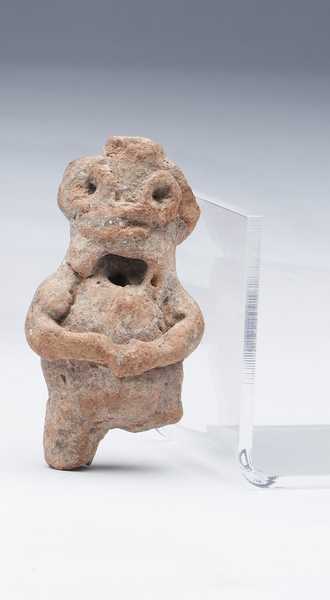 FIGURINE en terre cuite, antropomorphe.