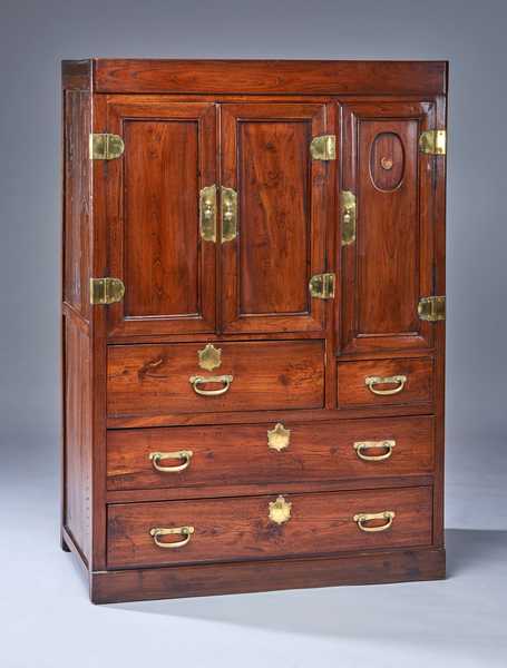 CABINET rectangulaire en bois exotique, ouvrant...