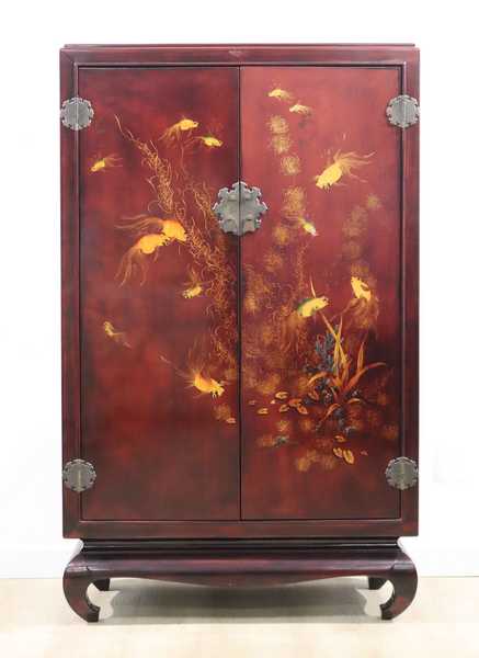 PETITE ARMOIRE en cabinet, en bois laqué...