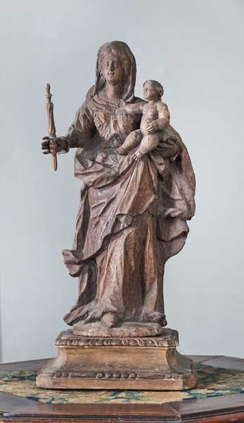 Vierge à l’Enfant avec quenouille.