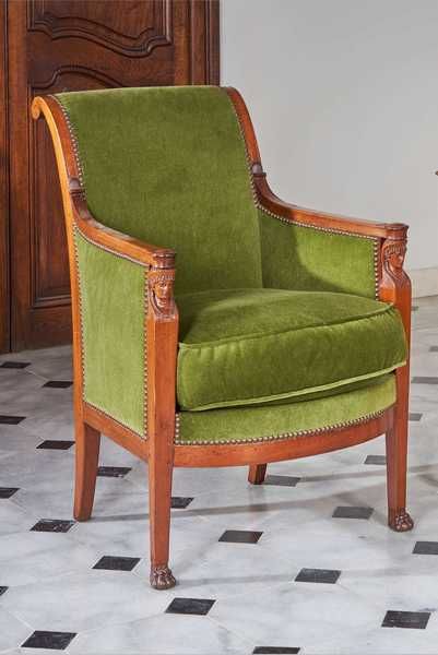 BERGERE en acajou et placage d’acajou, à...