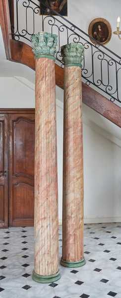 PAIRE DE COLONNES en lattes de bois peint...