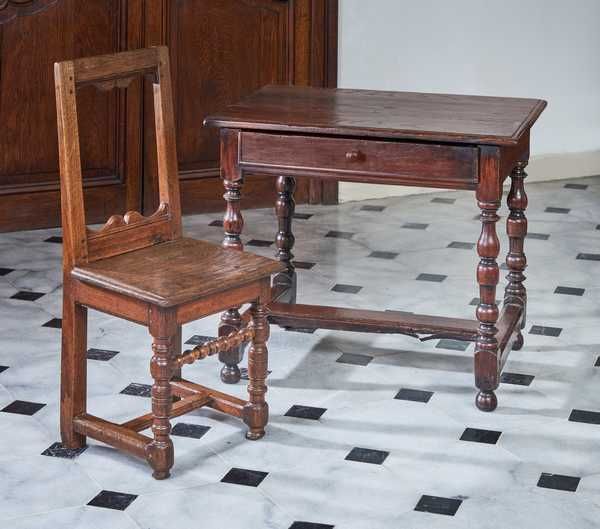PETITE TABLE A ECRIRE rectangulaire en chêne...