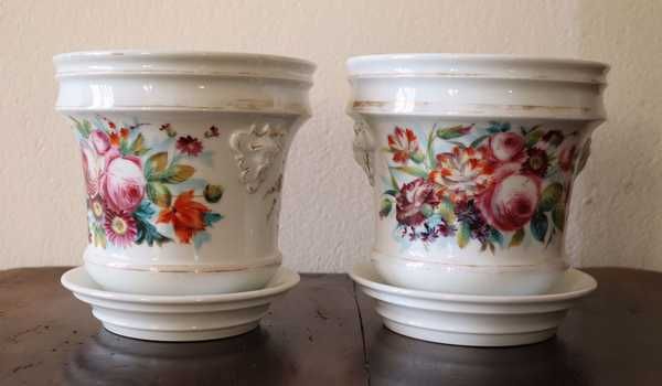 PAIRE DE CACHE-POTS avec leurs coupelles...