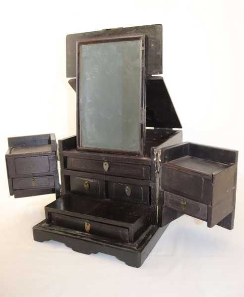 COFFRET DE TOILETTE de forme rectangulaire...