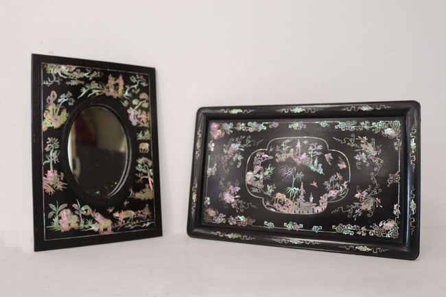 PLATEAU rectangulaire et PETIT CADRE DE MIROIR...