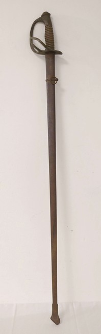 SABRE DE CAVALERIE légère à lame droite,...