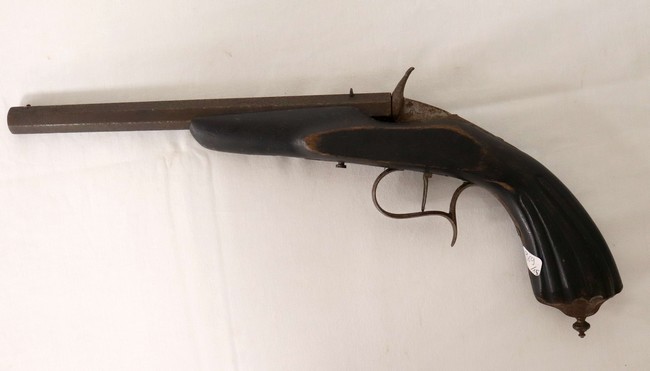 DEUX PISTOLETS de tir système Flobert.