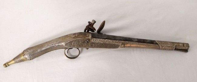 PISTOLET à silex « Queue de rat » des Ba...