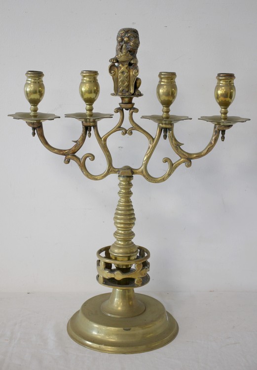 CHANDELIER à quatre lumières en bronze et...