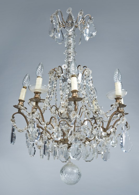 LUSTRE à pampilles en cristal et bronze doré...