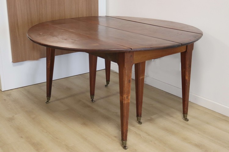 TABLE ronde à volets, à plateau en acajou,...
