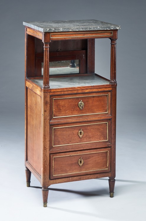 BARBIERE en acajou, à miroir coulissant derrière...