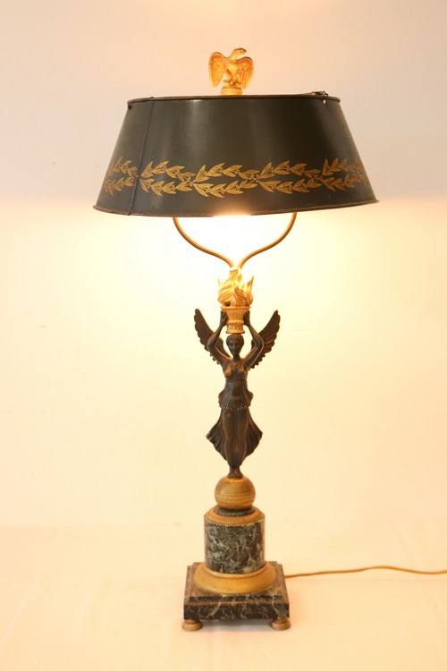 LAMPE de type bouillotte en bronze à deux...