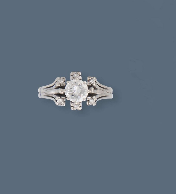 BAGUE en or gris (750) sertie d'un diamant...
