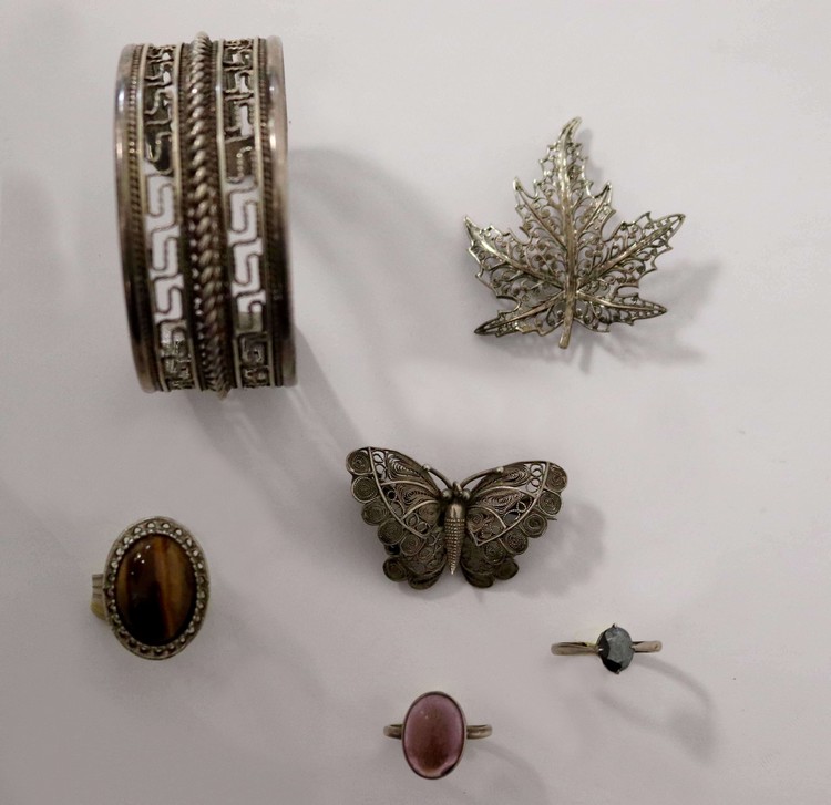 LOT DE BIJOUX en argent comprenant :