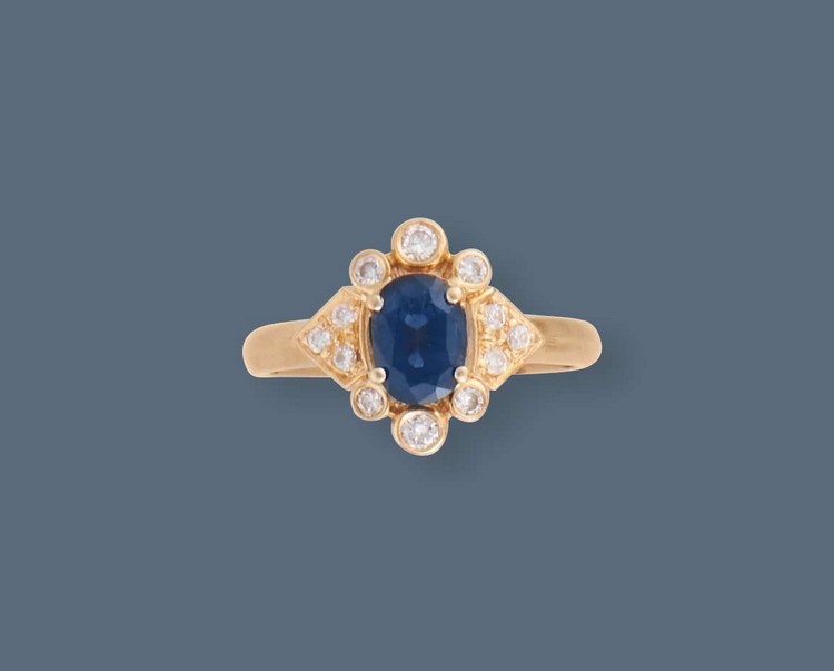 BAGUE en or jaune (750) ornée d'un saphir...