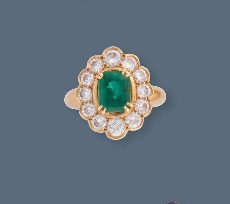 BAGUE marguerite en or jaune (750) ornée...