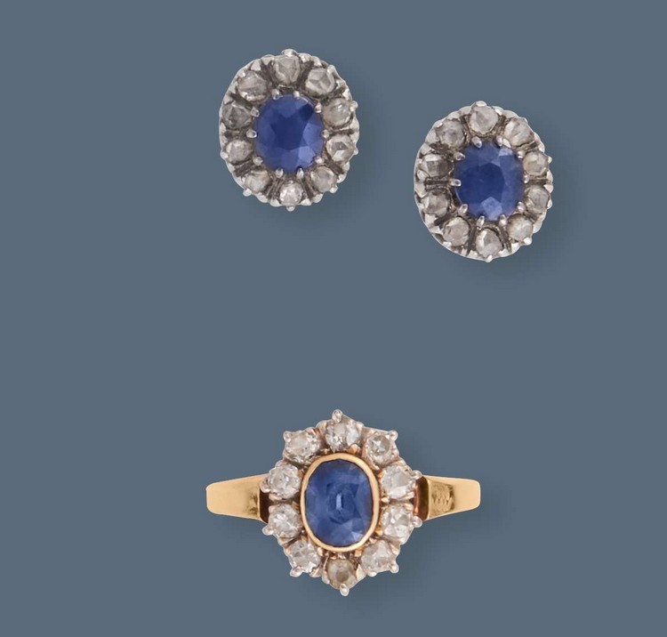PARURE comprenant une BAGUE marguerite en...